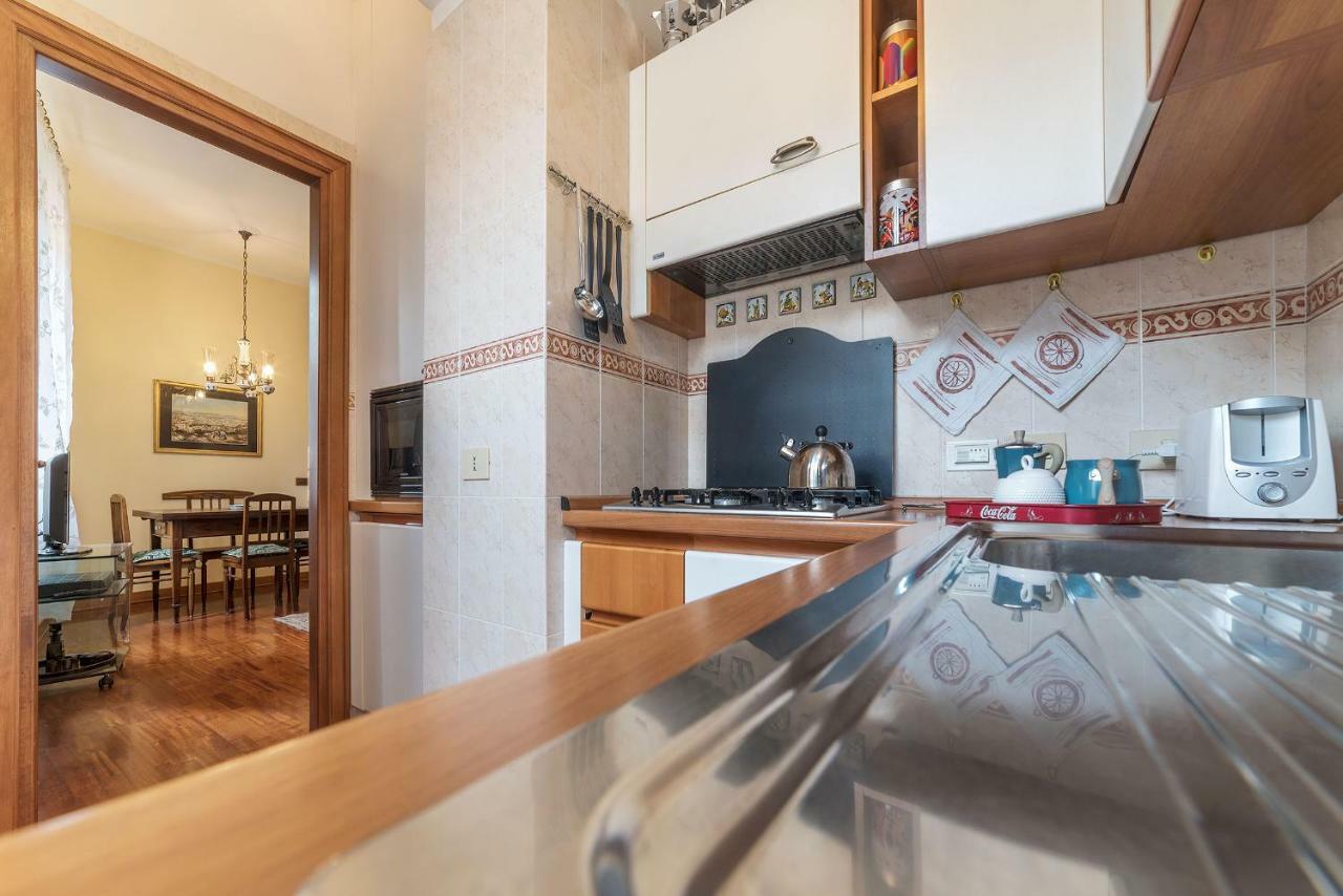 Domus Aurea & Colosseo Sweet Flat Apartment